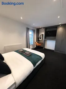 Cozy 1 bed city apartment - Image 2
