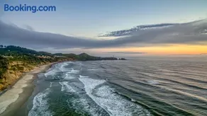 Oceans Edge - Anchor Pier Lodge - Image 2