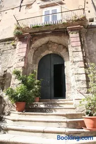 Al vecchio castello - Image 1