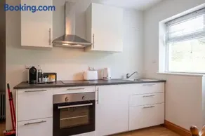 Galway - 1 Bed Guest Flat - Image 4