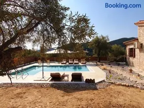 Rustic Luxury Villa Lefkas Greece - Image 3