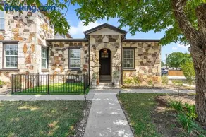 Boutique Cottage near Square and Southwestern, EV Ready - Image 1