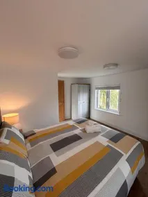 An Cat Dubh - Luxury Apartment - Image 3