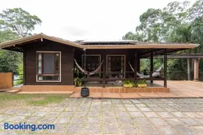 Casa para 10 com Piscina e Churrasqueira em Mairiporã - Image 1