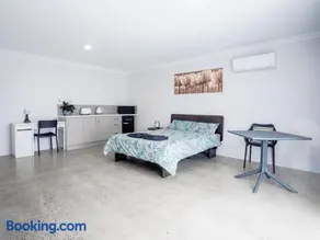 Guest Room with Ensuite & Private Entrance by P2 Living - Image 2