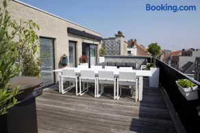 Modern appartement centrum Oostende met enorm dakterras (parking beschikbaar) - Image 5