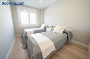 Apartamento Premium Piscina y Terraza a 50 m de la Playa - Image 3