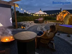 Verrière insolite avec jacuzzi et sauna - Image 3