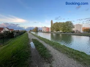 Cosy apartment on Strasbourg Tramway line and Canal - Appartement confortable sur ligne tram Strasbourg et Canal - Image 2