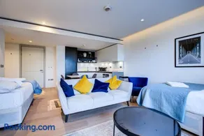 Oxford Street Boulevard Residence - Image 3