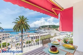 Free Parking Great Central Apartment With Sea View - Image 3