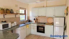 Peaceful 2-Bedroom Tramore Home with Wood Burning Stove and Sunny Balcony, Short Walk to Beach, Pet Friendly - Image 4