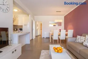 Luxury Apartments Villa Mande - Image 4