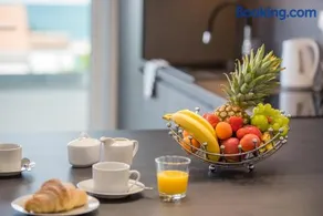 King Luxury Apartment with Private Pool - Image 4
