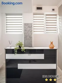 IDR HOUSE - Image 1