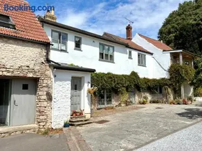 Westbury Cross House Bed & Breakfast - Image 1