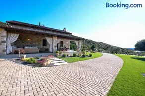 Pinelia Home - Image 2