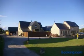 Ty Nant Cottages and Suites - Image 1
