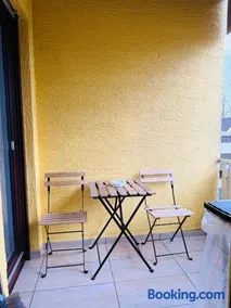 Modern 2-Room Apartment with Free Parking and Balcony - Image 2