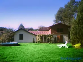 Villa dans jolie jardin - Image 2