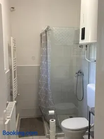 Haromfa Apartman - Image 2