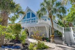 Silverseas Cottage, Pool, 2 Carts, Steps to Beach - Image 1