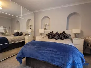 39 Queens Road - Image 1