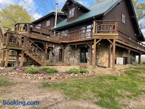 Buffalo River Lodge (Yellville)- Lower Level - Image 1