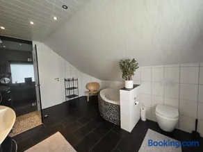 Großzügige Ferienwohnung - Image 2