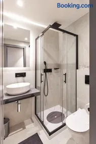 FourRoomotel - Image 4