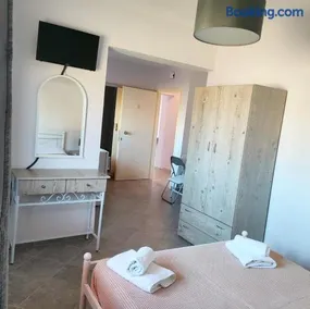 Pefki Apartment 8 - Image 4