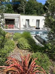 Small house with swimming pool and jacuzzi - Image 4