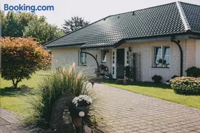 Bungalow mit Basketballplatz - Image 1