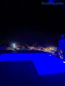 K9 Sea View Apartment with Pool & Parking, Polychrono - Image 2