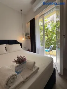 MUSES LUXURY SUITES - Image 3