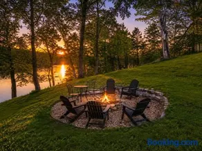 THE Luxe Knoxville Lake House Hot Tub 4BR Dock - Image 2
