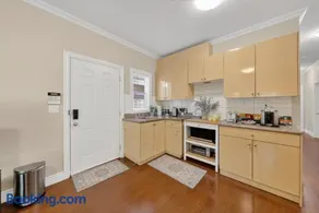 Golden Plum Home - Image 2