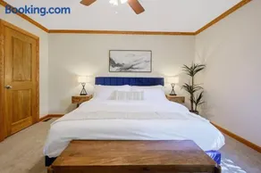 4 Beds ,King Bed, Tvs, Kids essentials, office, Grill, Crib, in Bond park ,PNC Arena - Image 5