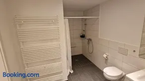 Marta City Apartment - barrierefrei, zentral, mit Balkon & Parkplatz - Image 3