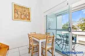 Smooth Sailing -Modern 2 bedroom apartment! - Image 5