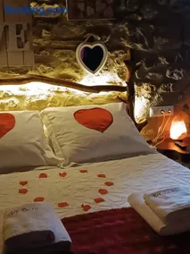 Casa Rustic Suites, JACUZI & LOVE - Image 3