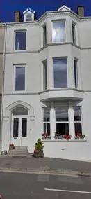 Mervue Apartment, 4 Causeway View, Portrush - Image 2