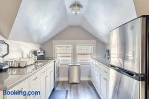Stay Portland - Luxury Portland Gem! 99 Walk Score, New Remodel - Image 2