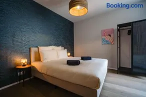 Luxury Apartment with 2 Patios by Beach - Image 3