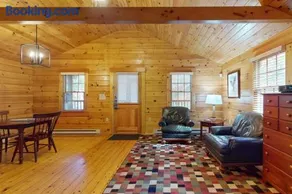 Comfortable dog-friendly cabin with fireplace & kitchenette near hiking trails - Image 1