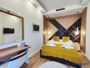 Spa Residence Carbona Water Lily Apartment - Image 3