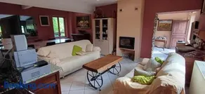 Spacious house in Montignies-sur-Roc with garden - Image 2