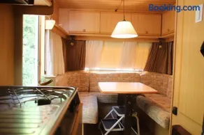 Full Service Caravan 2 - Image 3