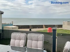 2 bedroom Mini Lodge Caravan at Coopers Beach Holiday Park - Image 3