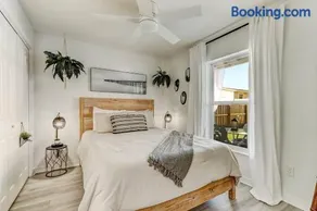 Coastal Cabana - Private Pool - Walk to Beach - Image 4